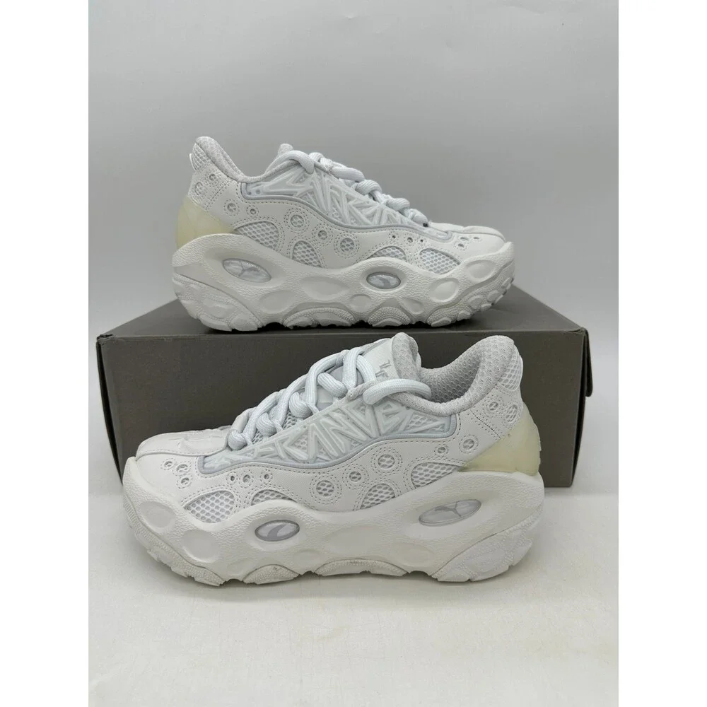 Puma La France RNR Youth Size 6 Women's size 7.5 White Athletic Shoes 312282 02